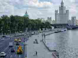 "Траст" выставил на торги два торговых центра в Москве